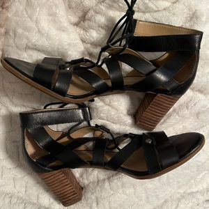 Gladiator Heeled Naturalizer Sandals 🎉💃